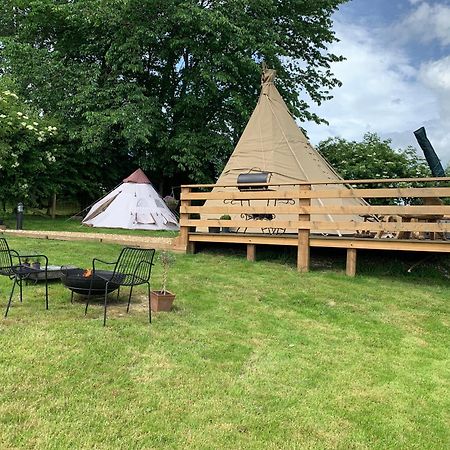 Burtree House & Retreats Tipi With Secluded Hot Tub Hotel Thirkleby Kültér fotó