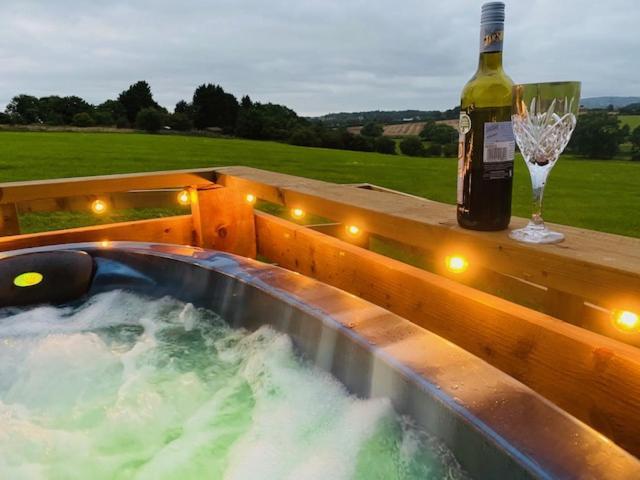 Burtree House & Retreats Tipi With Secluded Hot Tub Hotel Thirkleby Kültér fotó