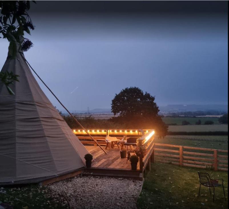 Burtree House & Retreats Tipi With Secluded Hot Tub Hotel Thirkleby Kültér fotó